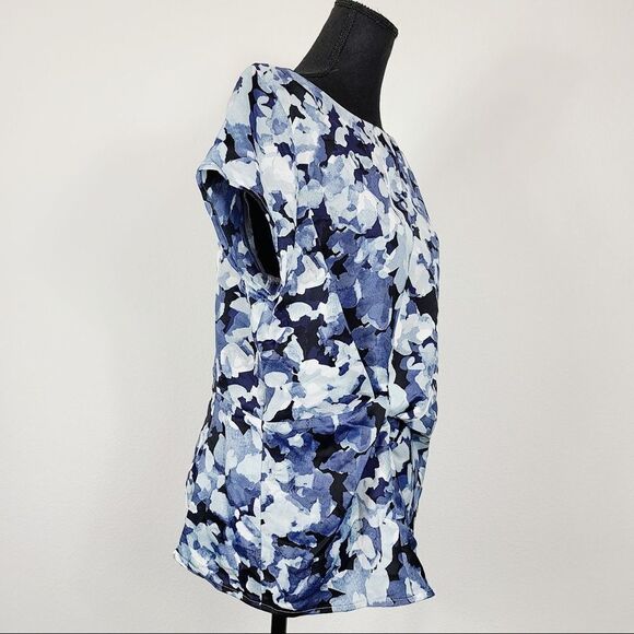 ✨ Banana Republic front twist knot peplum blouse✨ - Picture 3 of 7